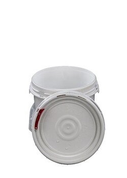 Basco&trade;&nbsp;Life Latch&trade; New Generation Bucket with Screw Top Lid, 0.6 gal.
