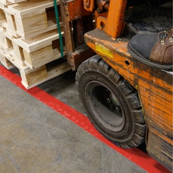 Brady 1 ROLL ToughStripe Max Solid Coloured Tape Red, Quantity: 1 rotolo