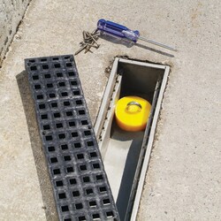 New Pig Conical Drain Plug, Yellow, ext. dia. 10cm x 14.6cm H, Quantity: