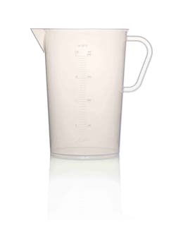 Azlon Formgjutna kannor med graderad polypropen med handtag 2000 mL | Buy Online | Azlon | Fisher Scientific
