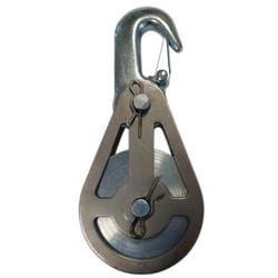 Manutan Snatch block by rotating flange, Force: 500 kg, cable Max Ø: 6