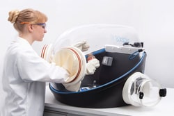 CTS Glove Bubble sealed environment enclosure withGlove Bubble sealed environment