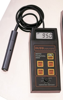 Hanna Instruments CONDUCTIVITY METER HAND-HELD TEMP RANGE0.0 TO19.99g/l