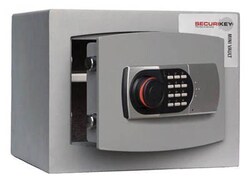 Manutan Mini vault room safe. O/ahxdxw 250x276x374mm, Quantity: Each