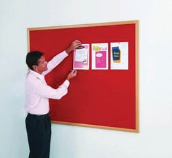 Manutan&nbsp;Noticeboard, eco-friendly felt, light oak frame, green, 1200mm x 900mm