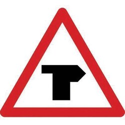 Manutan T junction priority from right sign. 600mm triangl, Quantity: Each