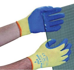 Manutan Reflex k+ kevlar glove. Per pair. Size 9, Quantity: Pack of 1