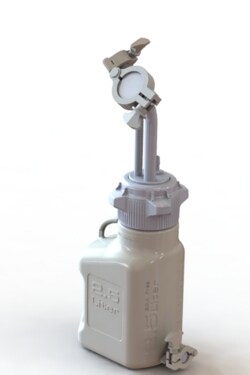 Foxx Life Sciences&nbsp;EZBio Rigid Reservoir for Tangential Flow Filtration (TFF) System, PP, 2.5L Rectangular Welded Carboy, 83B, VersaCap w/ Rigid tubing 1x Mini TC on 3/8