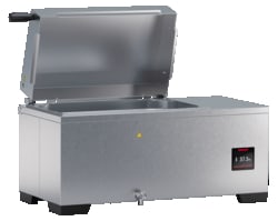 Memmert water bath WTB 24, 230volt +5C above ambient to +100C (Dependant on Ambient) Gable Cover/ Reversible Shelf included