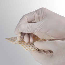 USA Scientific Inc&nbsp;TPE split Capband-8 mat, natural (beige), 8 caps/strip, 96 caps/mat, 10 mats/pack (960 caps)