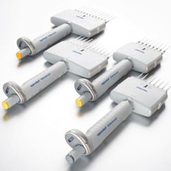 USA Scientific Inc&nbsp;Eppendorf Reference 2, 12-channel, variable, incl. holder for pipette carousel, 0.5 ul-10 ul, medium gray