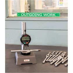 MSC&nbsp;Starrett LCD Electronic Drop Indicator, 1 in Max, 0.000100 in Accuracy, Flat Back