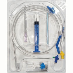 Med Vet International&nbsp;JorVet Central Venous Catheter Kit, 7fr x 30cm, Triple Lumen, J1045B, 1 Kit