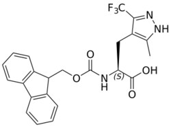 STA PHARMACEUTICAL US LLC&nbsp;Fmoc-4-Pyrazole(3CF3-5Me)-OH | 25 g | InChIKey RLHZFFYBNHADKS-IBGZPJMESA-N | MW 459.425