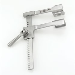Med Vet International Miltex Finochietto-Debakey infant Rib Spreader, 3-1/8in, 25-98