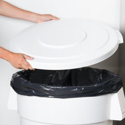 MSC&nbsp;Carlisle Bronco Trash Can Lid, 44 Gallon, Flat, White, Polyethylene