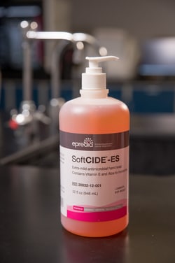 Epredia&trade;&nbsp;SoftCIDE&trade; -ES Antimicrobial Handwash, pump bottle