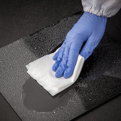 Foamtec&nbsp;MiraSAT&trade; Microfiber Sealed Edge Cleanroom Wiper