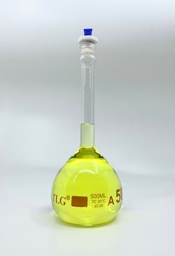 CHEMSCIENCE Volumetric Flask, 500mL, Serialized and Certified, Heavy Duty,