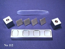 PATHOLOGY INNOVATIONS&nbsp;The Peters Precision Cryoembedding System Medium Well Bar Set comes with one 24 mm well bar, 4 small chucks, 2 over-chuck freezing blocks and 8 dispensing slides.