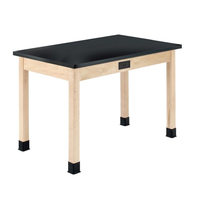 Diversified Woodcrafts Maple Table With Plain A And Solid Top