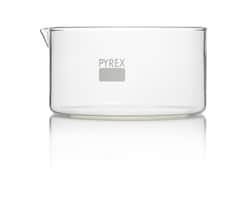 Pyrex Crystallizing Dish with Spout 500 mL | Buy Online | Pyrex | Fisher Scientific