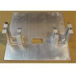 Bellco Glass, Inc. Headplate setup stand is for hands-free assembly of bioreactor head plates manufactured from aluminum and measures 8