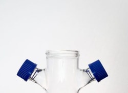 Bellco Glass, Inc.&nbsp;Adjustable spinner height. Ptfe impeller assembly rides on glass bearings for friction free operation. 25ml & 50ml have black phenolic rubber lined caps. 100ml-300ml have polypropylene caps, silicone gasket and pouring rings.