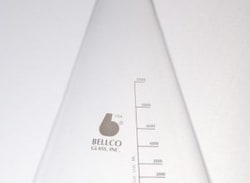 Bellco Glass, Inc. Manufactured for type 1 class a Borosilicate glass. Ideal for growing, storing, and mixing of aerobic and anaerobic cultures. Graduated to approximate volumes.    Size: 6l    Closure: 38    Dimensions: 235x410mm    Stainless steel closure (2005 series