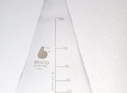 Bellco Glass, Inc. Manufactured from type 1 class a Borosilicate glass. Media storage and dispensing flask with bottom hose connection is graduated to approximate volumes and the heavy duty break resistant neck provides an excellent fit for rubber stoppers. The bottom hose