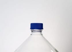 Bellco Glass, Inc.&nbsp;Manufactured from type 1 class a Borosilicate glass. Designed for culturing organisms that require a large surface area to volume ratio. Flask is supplied with a gl45 blue polypropylene linerless screw cap and pouring ring.    Size: 2800ml    Dimensions