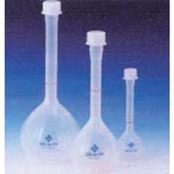 Bellco Glass, Inc.&nbsp;Individually calibrated to deliver at 20C. Durable ring marks resilient wear. Certified Class B with individual ring marking per DIN 122664. Supplied with screw cap.    Volume ml: 25 ml    Accuracy +/- ml : 0.06    Height: 115mm    Thread gl: 18