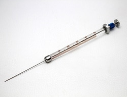 Trajan Scientific&nbsp;L-MARK Brand  50l Syringe, FN, GT, 22g, NDL Length 51mm, Pt. Style 3, Plunger Tip PTFE, Single