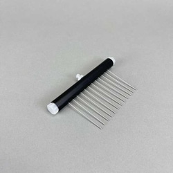 V&P Scientific Inc&nbsp;ASPIRATION MANIFOLD, 12 Channel, 12 Well, Deep Well, 19 Gauge, SS Tubes, 60mm Long, 9mm Spacing, Polypropylene