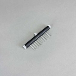 V&P Scientific Inc ASPIRATION MANIFOLD, 12 Channel, 12 Well, Deep Well, 19 Gauge, SS Tubes, 30mm Long, 9mm Spacing, Polypropylene