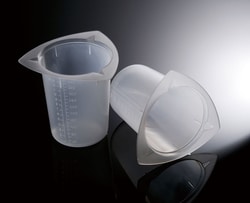 TWD Scientific LLC Beaker, Tri-Cornered, Twdbiox, 400Ml Polypropylene, Disposable/Reusable, 3 Pour Spout, Molded Graduations, Autoclavable, 100/Case.